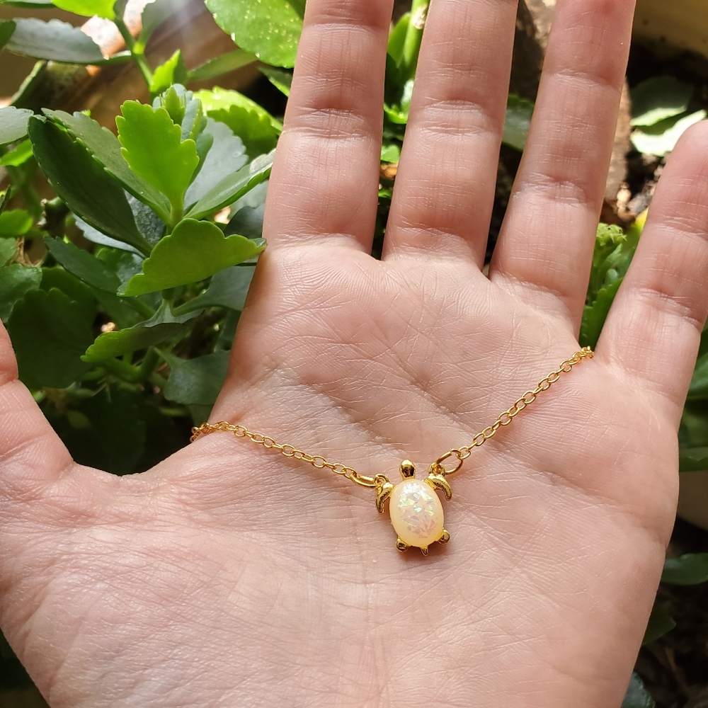 NWOT Gold Triplet Opal Turtle Necklace - Picture 7 of 15